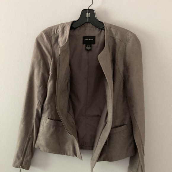 Jacket - Picture 3 of 4